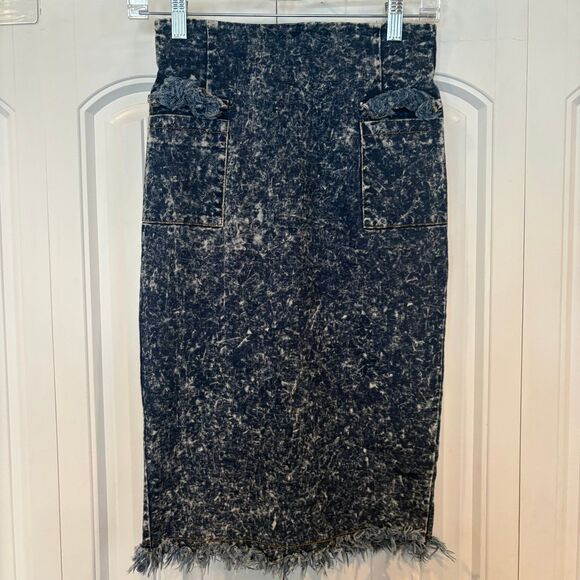 36 Point 5 Acid Wash Skirt Size Medium - Picture 1 of 11